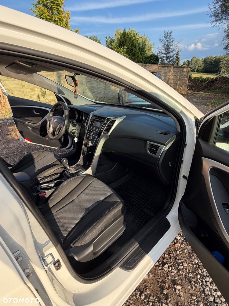 Hyundai i30 1.6 Classic + - 13