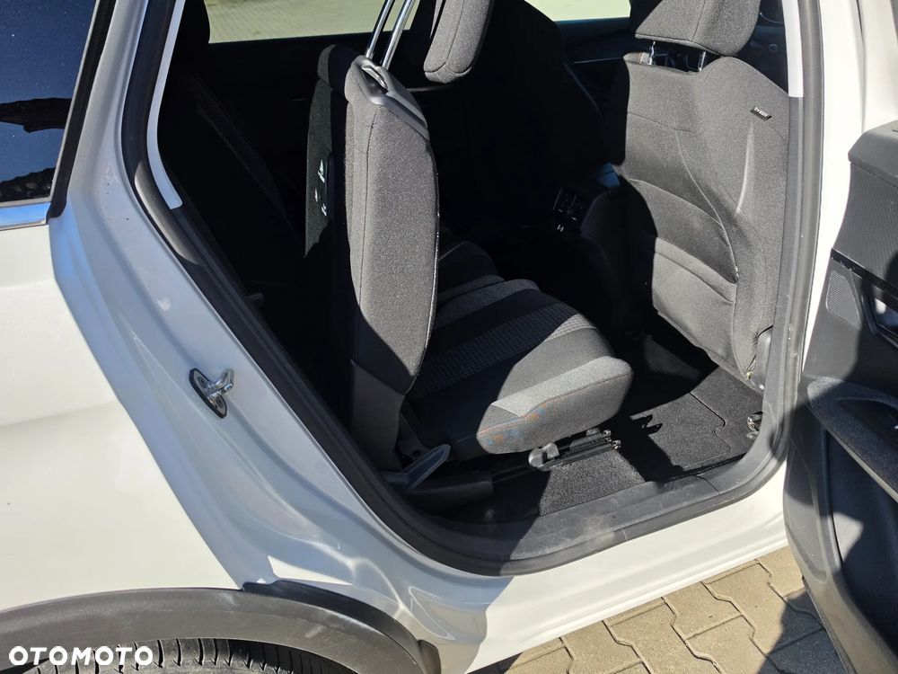 Peugeot 5008 1.6 BlueHDi Style 7os - 23