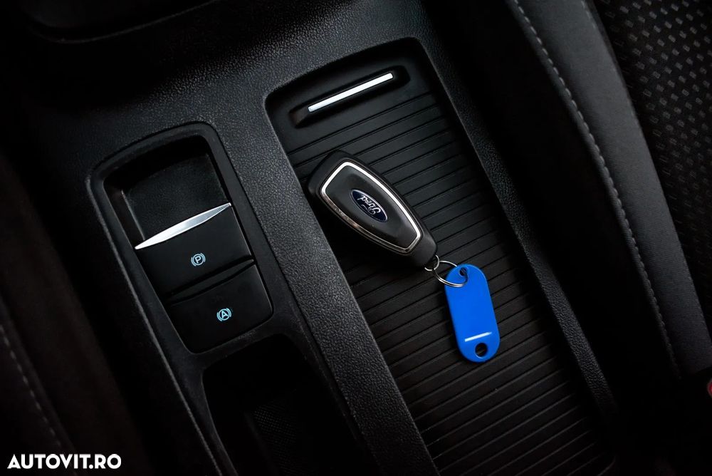 Ford Focus 1.5 EcoBlue Connected - 25