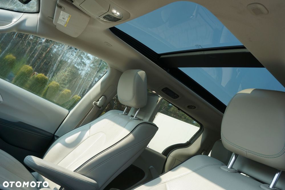 Chrysler Pacifica - 19