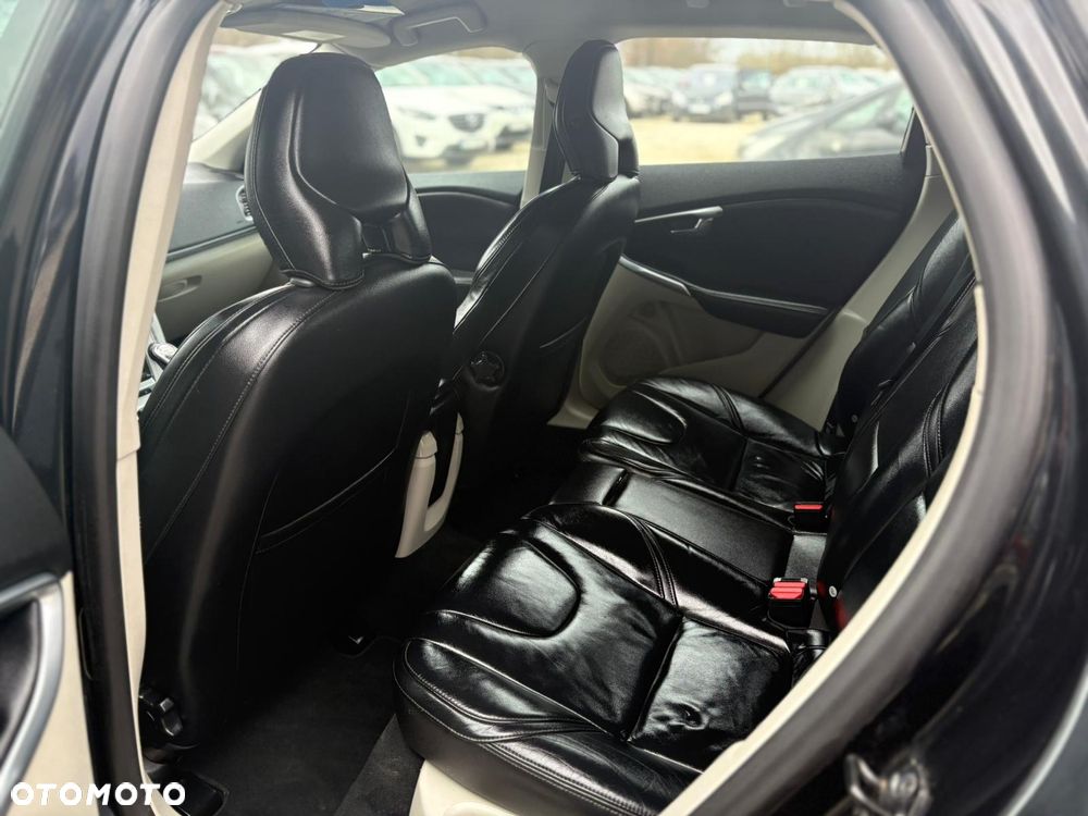 Volvo V40 D2 - 11
