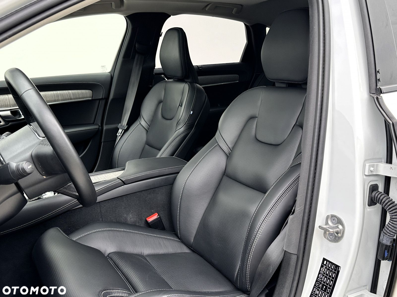 Volvo S90 - 25