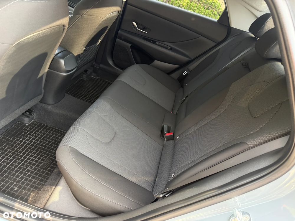 Hyundai Elantra 1.6 Modern - 34
