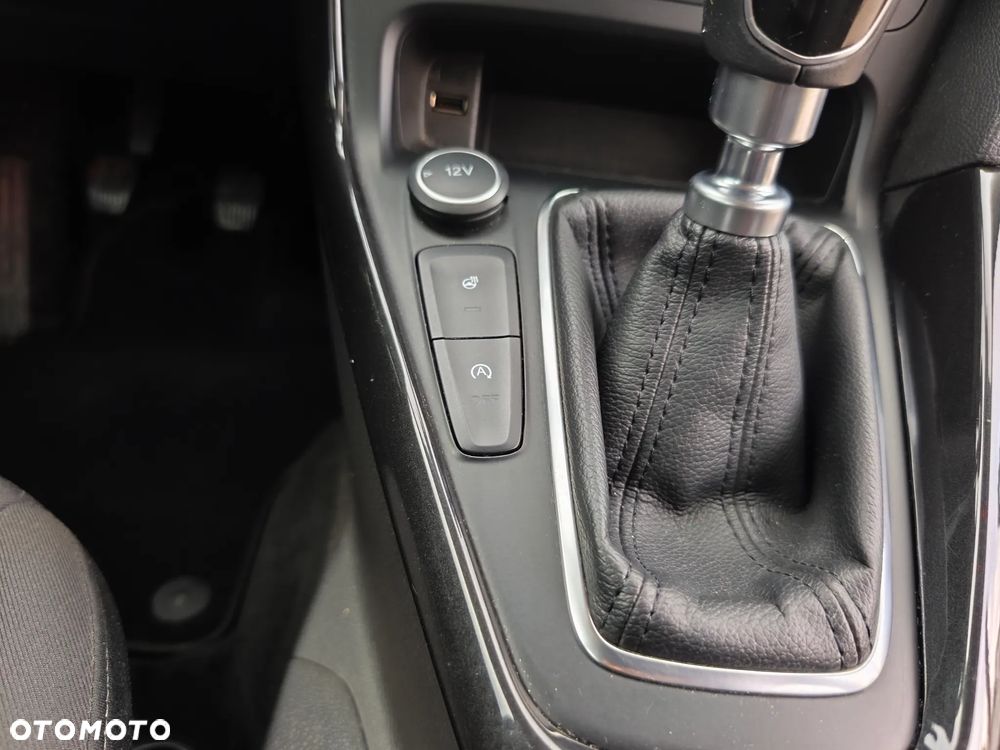 Ford Focus 1.5 EcoBoost Titanium - 16
