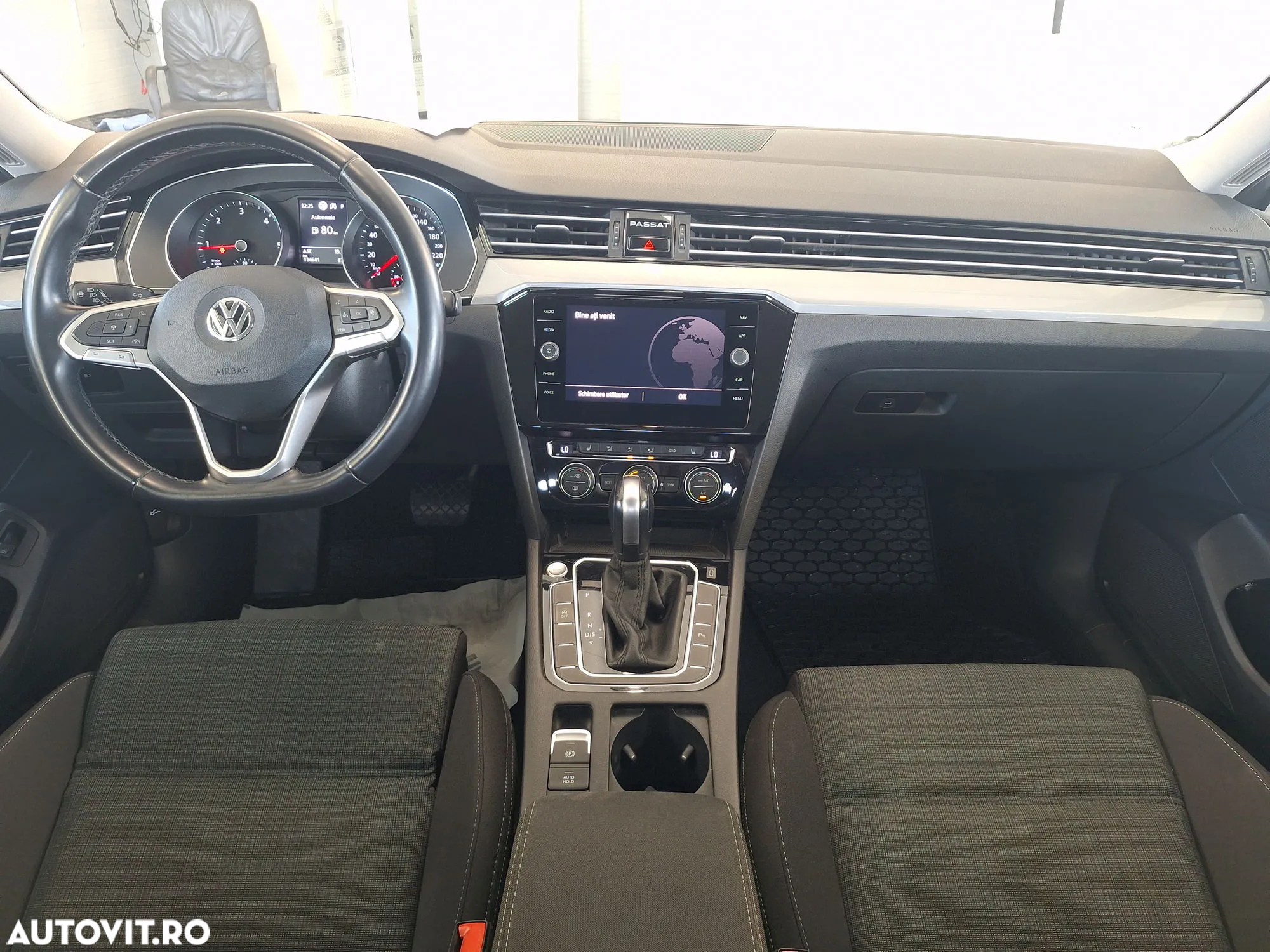 Volkswagen Passat - 12