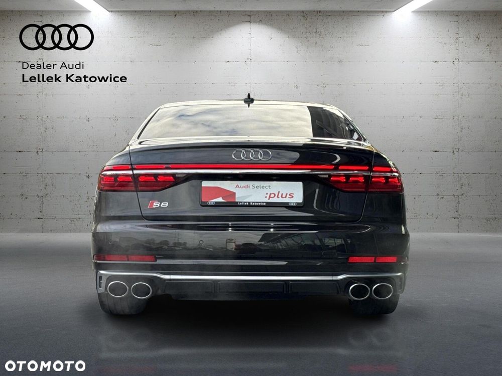 Audi S8 - 6
