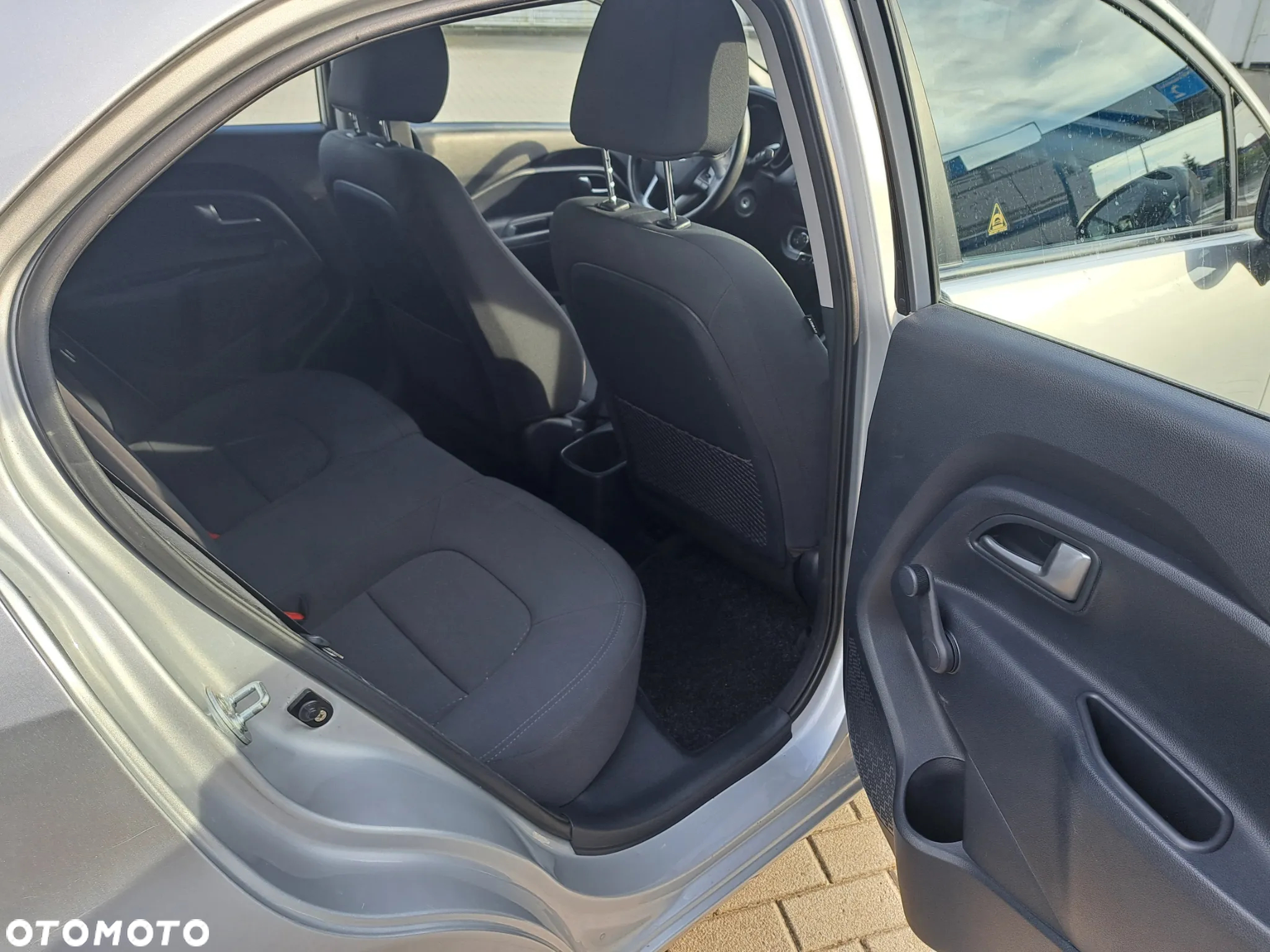 Kia Rio 1.1 crdi M - 9