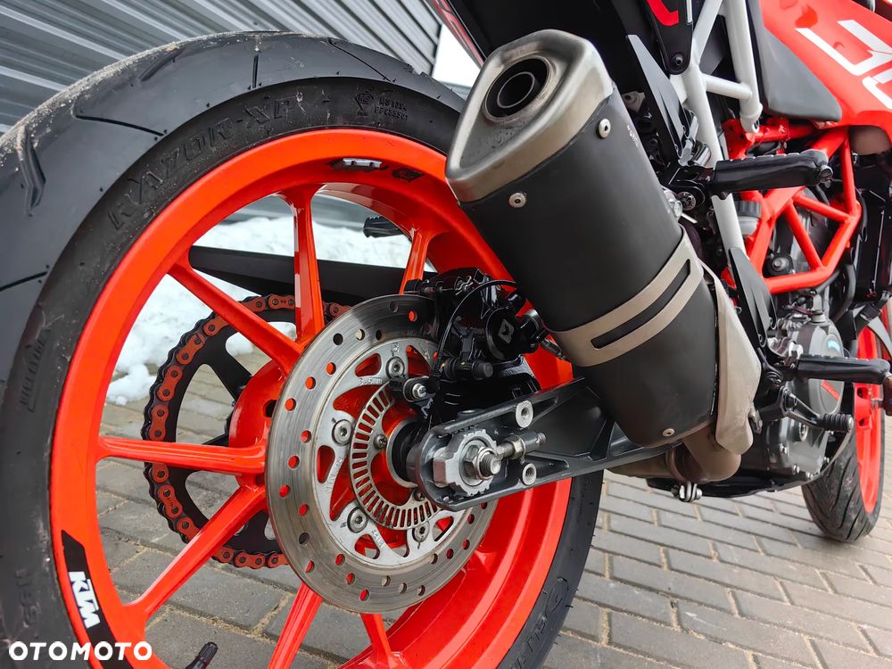 KTM Duke - 17