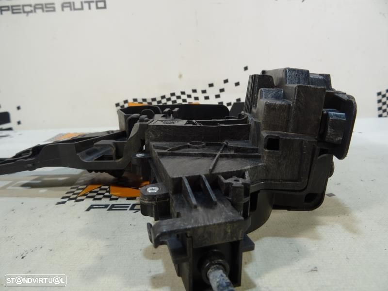 Fecho Da Porta Trás Esquerda Mercedes-Benz C-Class (W205)  A2220064099 - 3