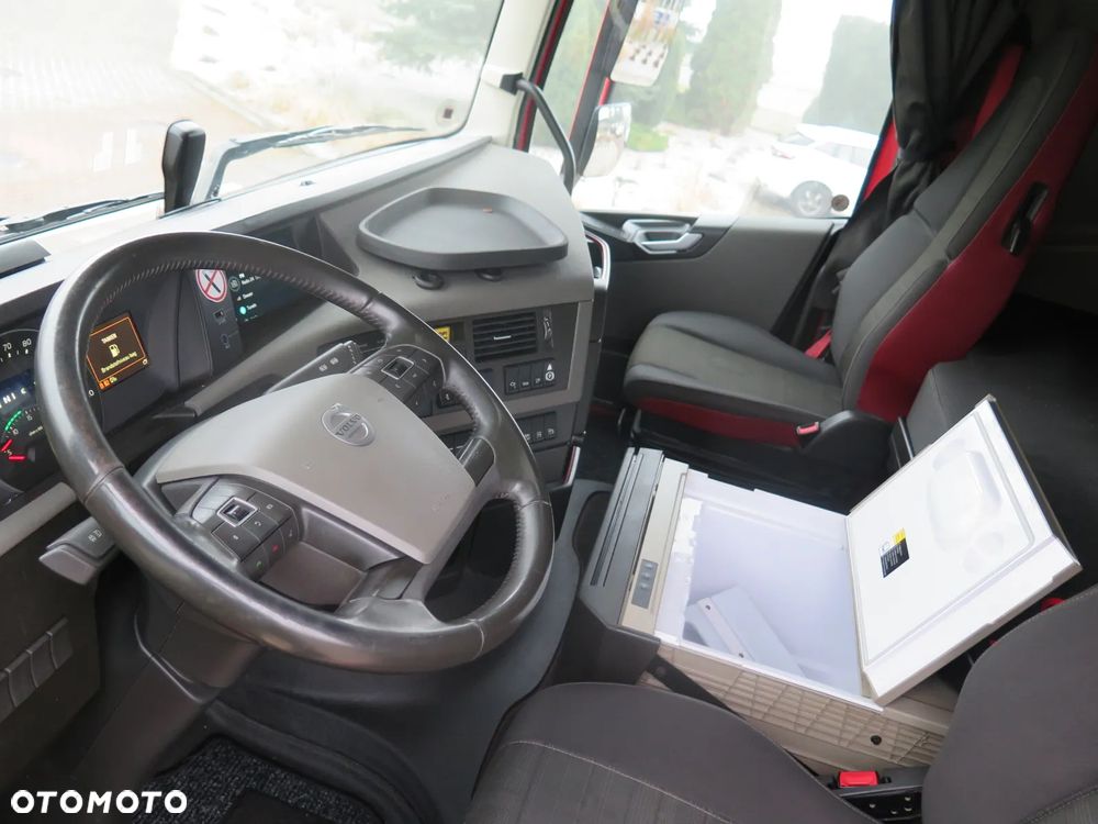 Volvo FH 460 GLOBETROTTER - 13
