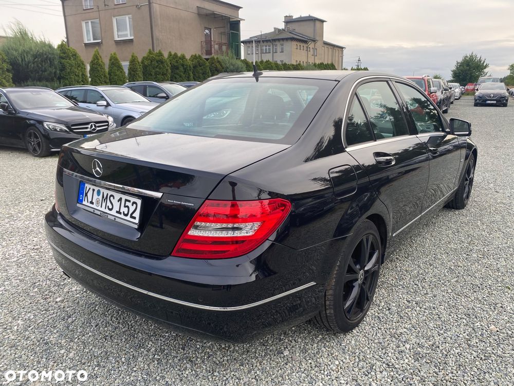 Mercedes-Benz Klasa C 180 CGI Automatik BlueEFFICIENCY Avantgarde - 39