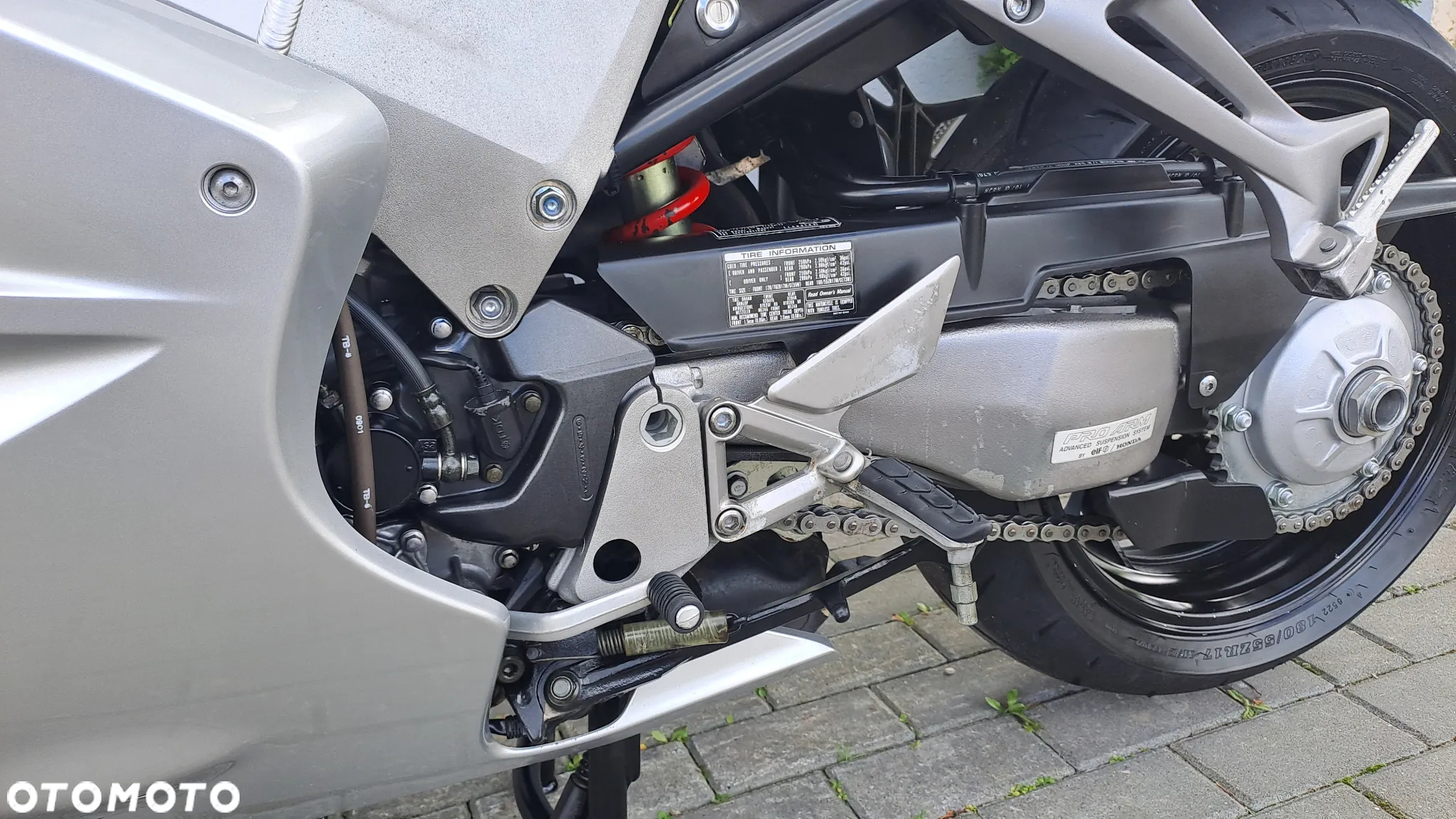 Honda VFR - 36