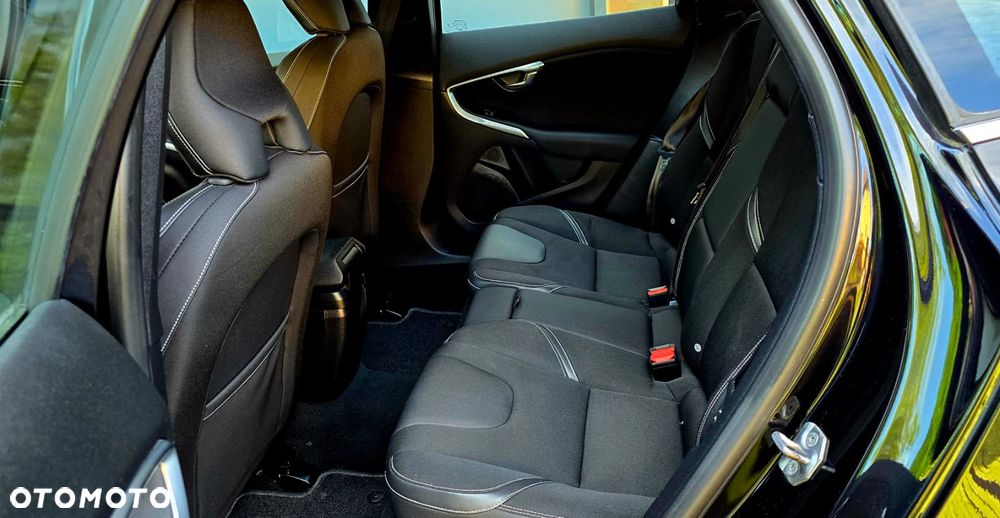 Volvo V40 D2 Momentum - 26
