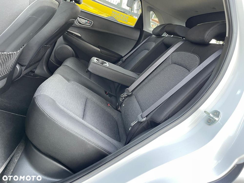 Hyundai Kona 64kWh Premium - 27