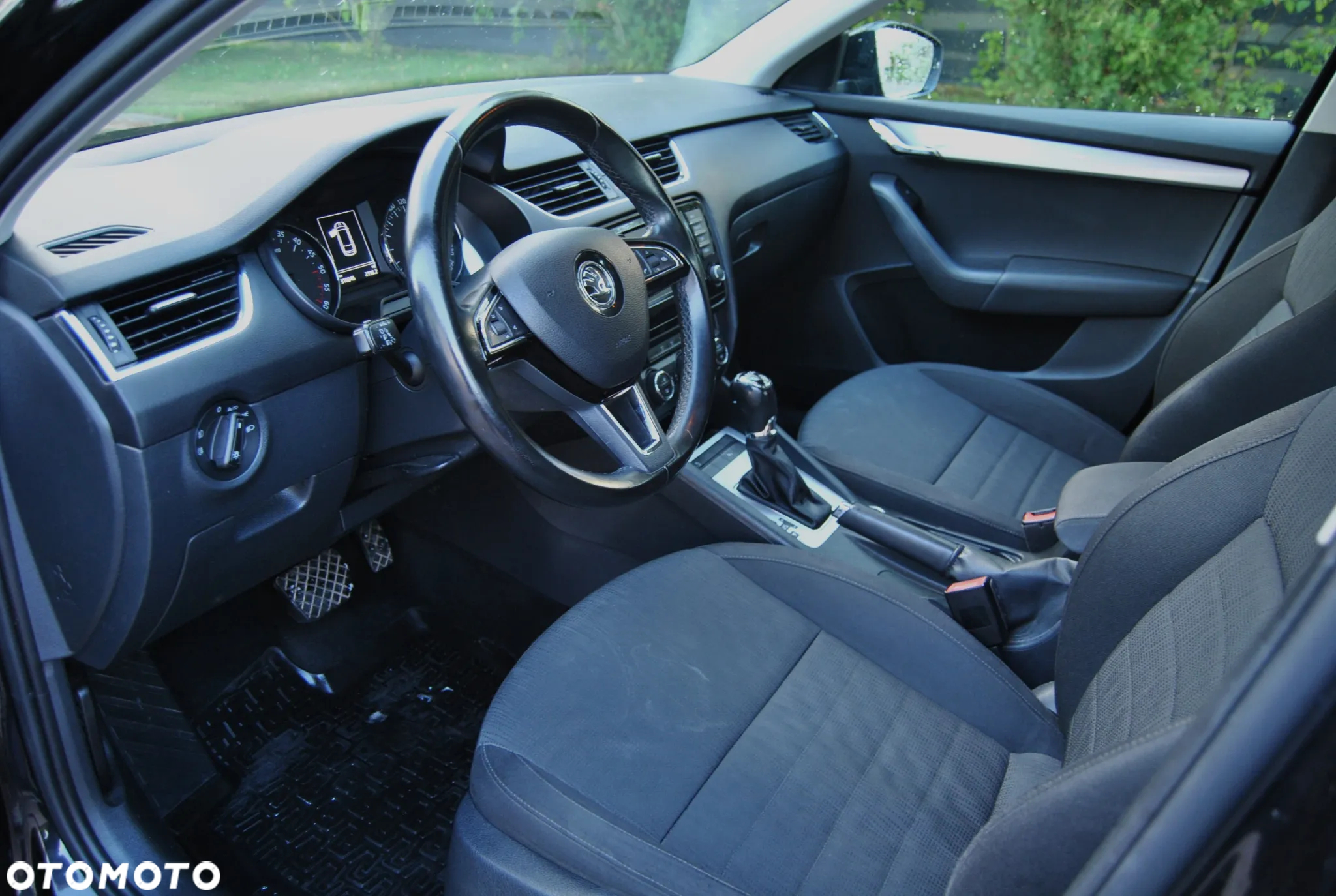 Skoda Octavia 2.0 TDI Elegance DSG - 5