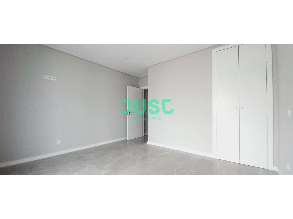 Moradia T3+1 em Fernão Ferro - Grande imagem: 5/13