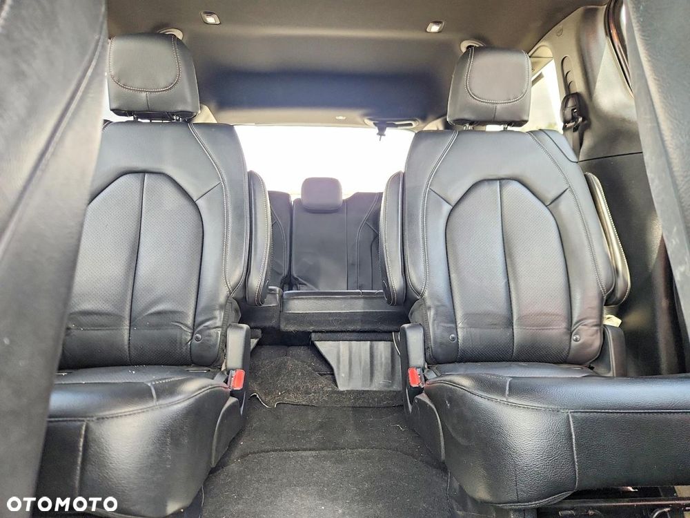 Chrysler Pacifica - 9