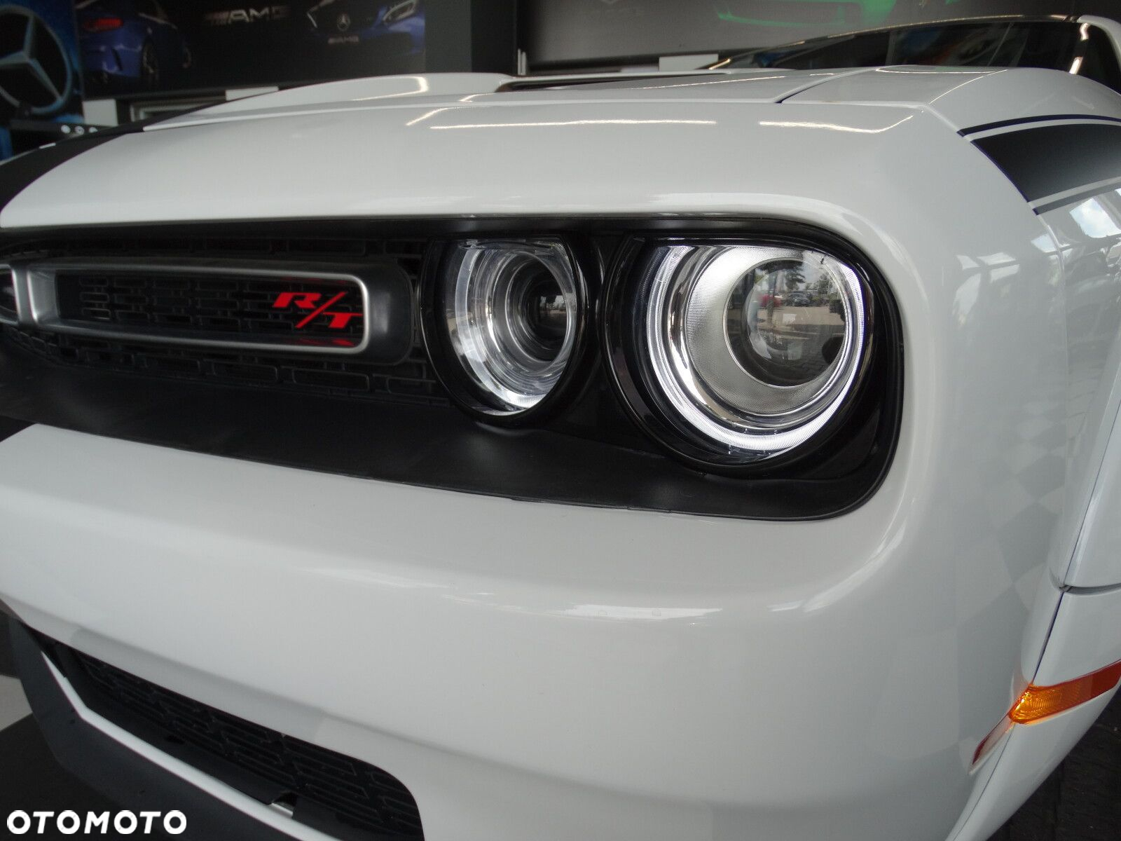 Dodge Challenger - 9