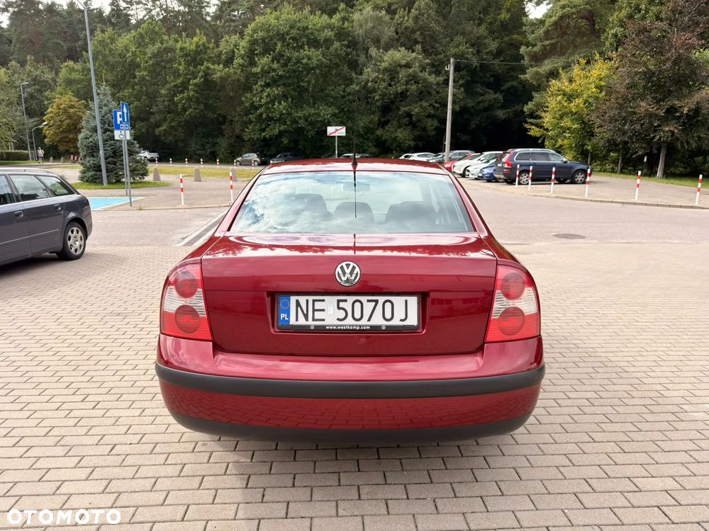 Volkswagen Passat - 4