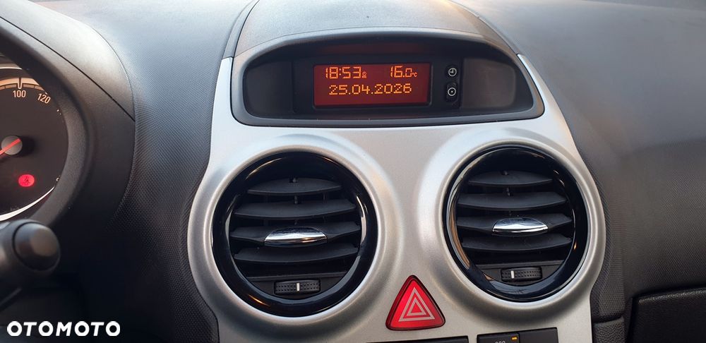 Opel Corsa 1.4 16V 150 Jahre - 19