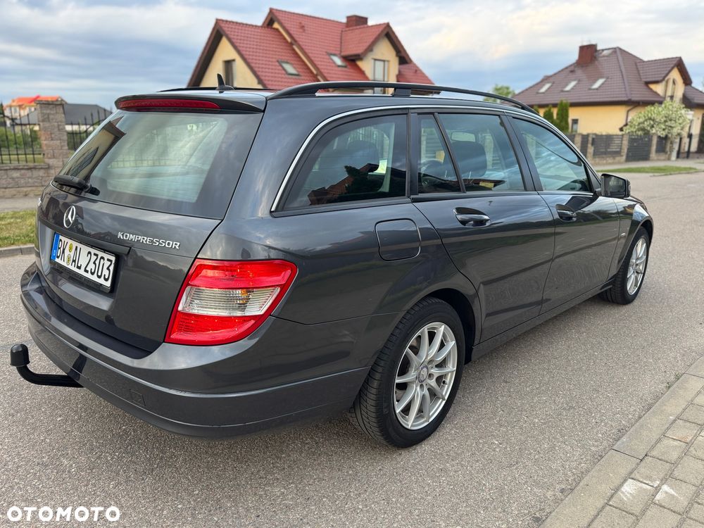 Mercedes-Benz Klasa C 180 Kompressor BlueEFFICIENCY Elegance - 4