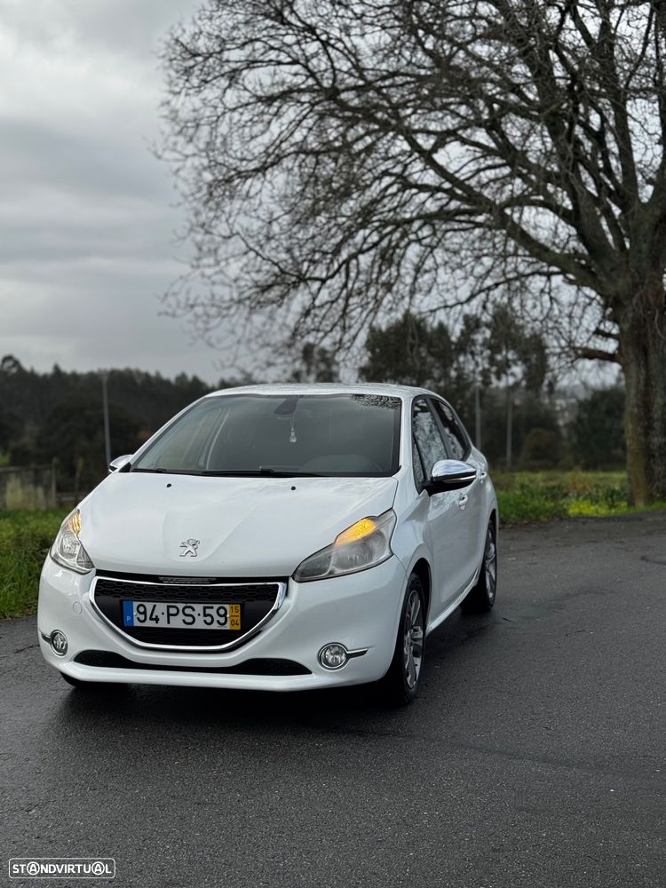 Peugeot 208 1.4 HDi SE Style - 1