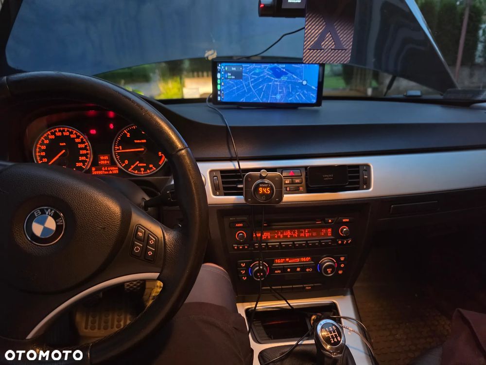 BMW Seria 3 318d - 16