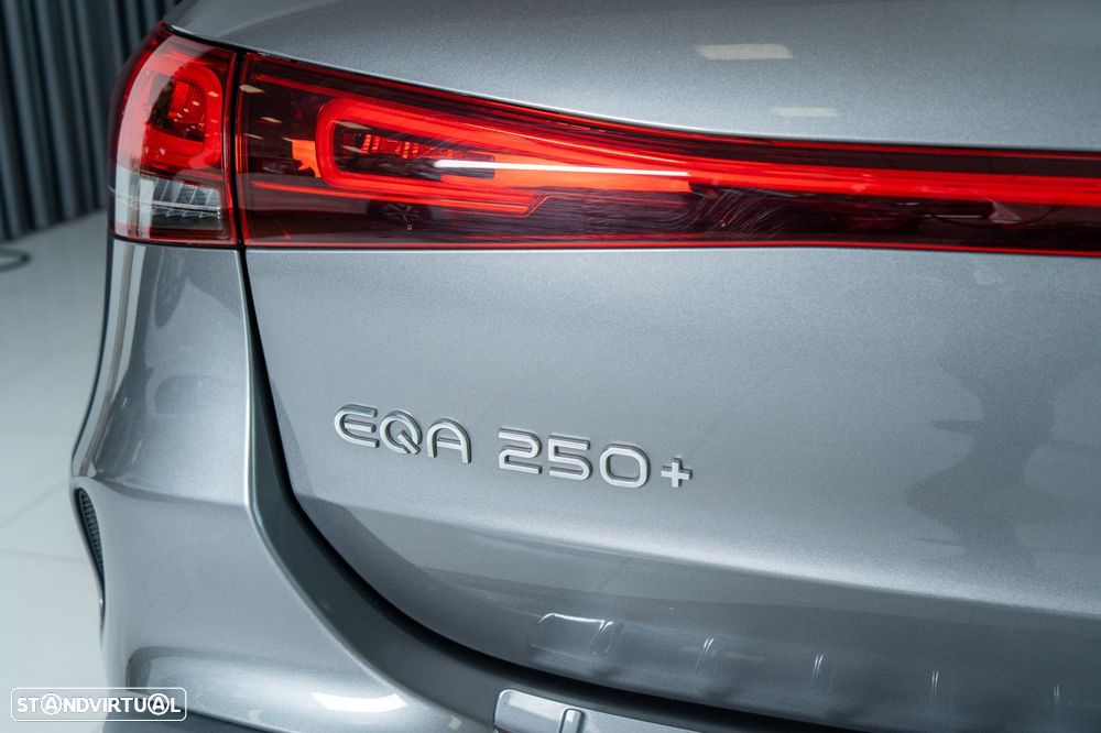 Mercedes-Benz EQA 250+ AMG Line - 26
