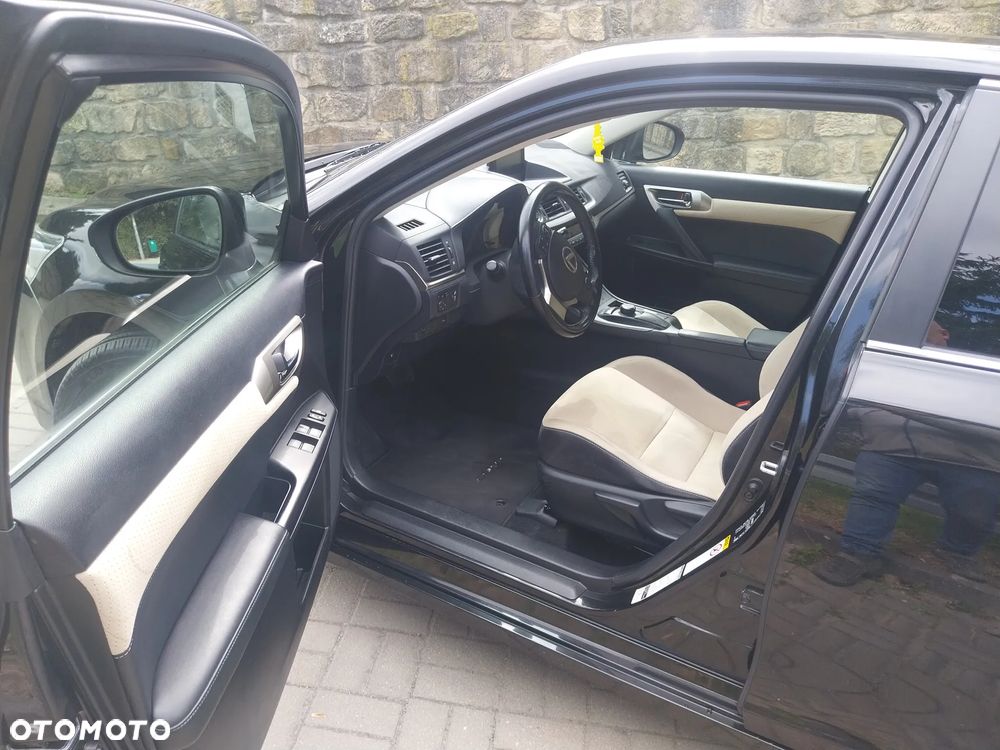 Lexus CT 200h Business Edition - 9