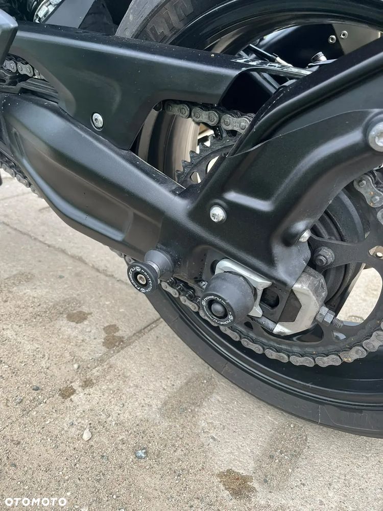 Triumph Trident - 9