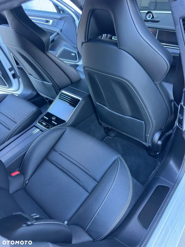 Porsche Panamera - 28