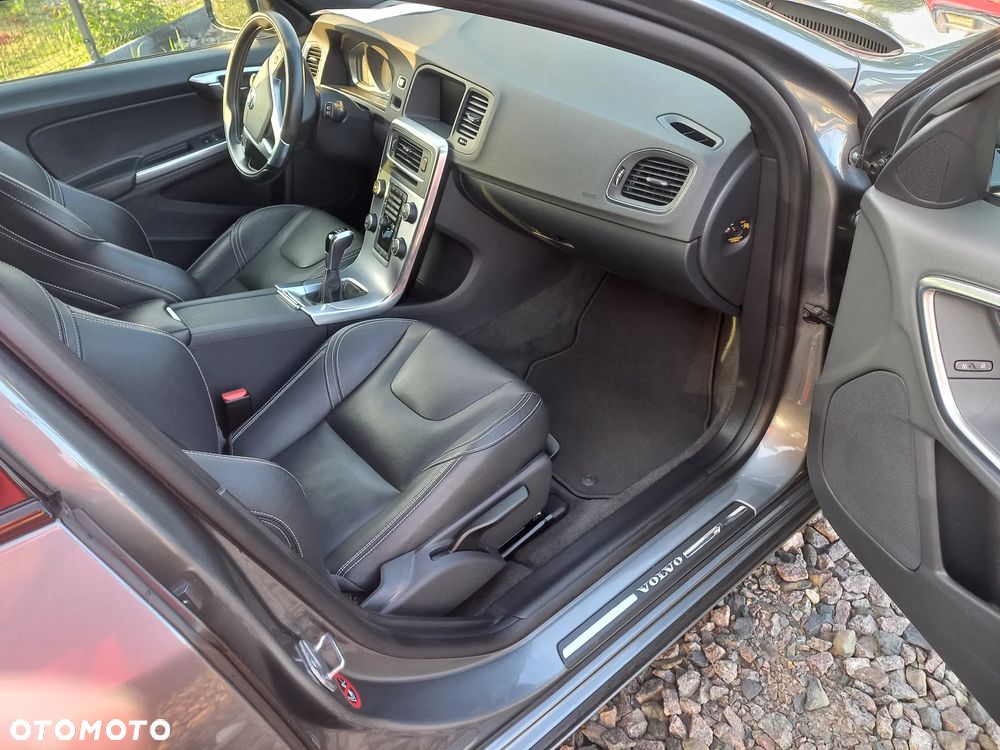 Volvo V60 D2 Drive-E Dynamic Edition (Kinetic) - 22