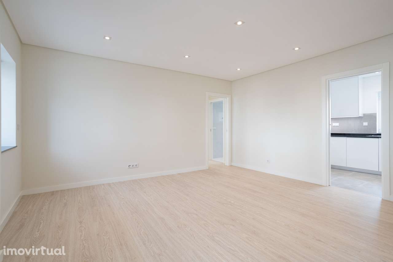 Encantador T2 em Cascais: Conforto, Praia e Conveniência ao Seu Alcanc - Grande imagem: 3/17