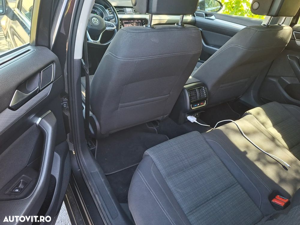 Volkswagen Passat 1.6 TDI SCR DSG Trendline - 25