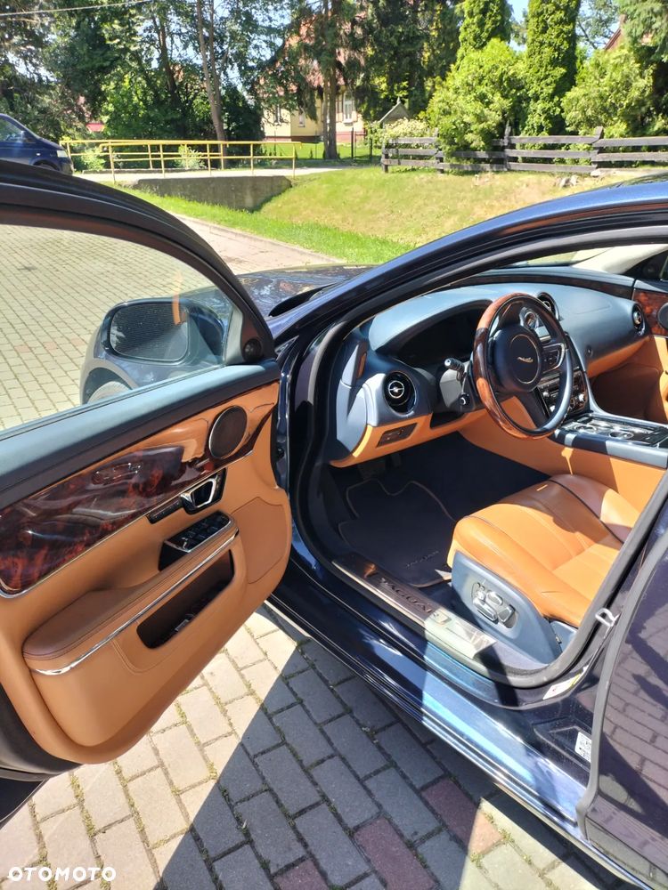 Jaguar XJ 3.0 T AWD LWB Portfolio - 3