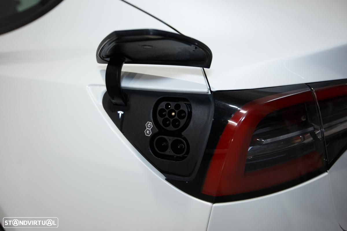 Tesla Model 3 Long-Range Dual Motor AWD - 14
