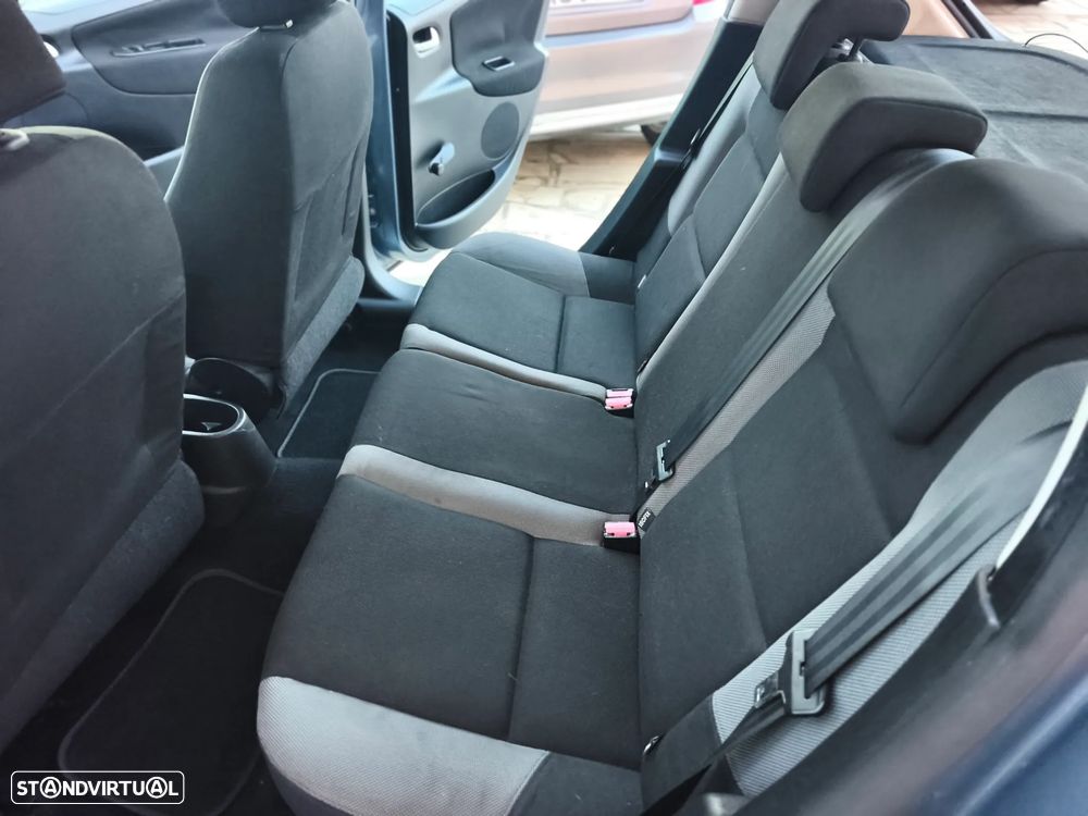 Peugeot 207 1.4 HDi Premium - 19