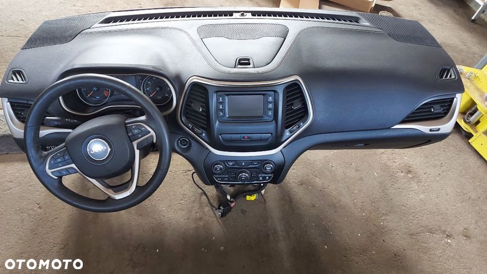 Jeep Cherokee deska rozdzielcza - 1
