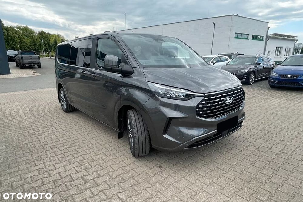 Ford Tourneo Custom - 3