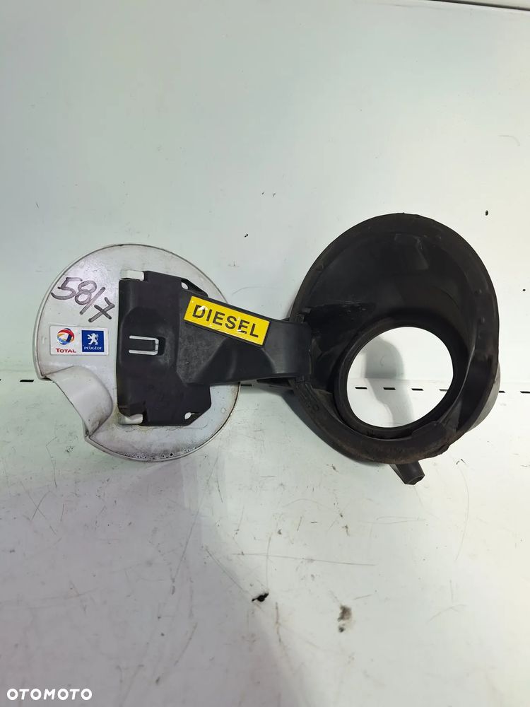 peugeot 5008 klapka wlewu paliwa  KWED (58/7) - 4