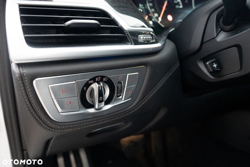 BMW Seria 7 730d xDrive - 12