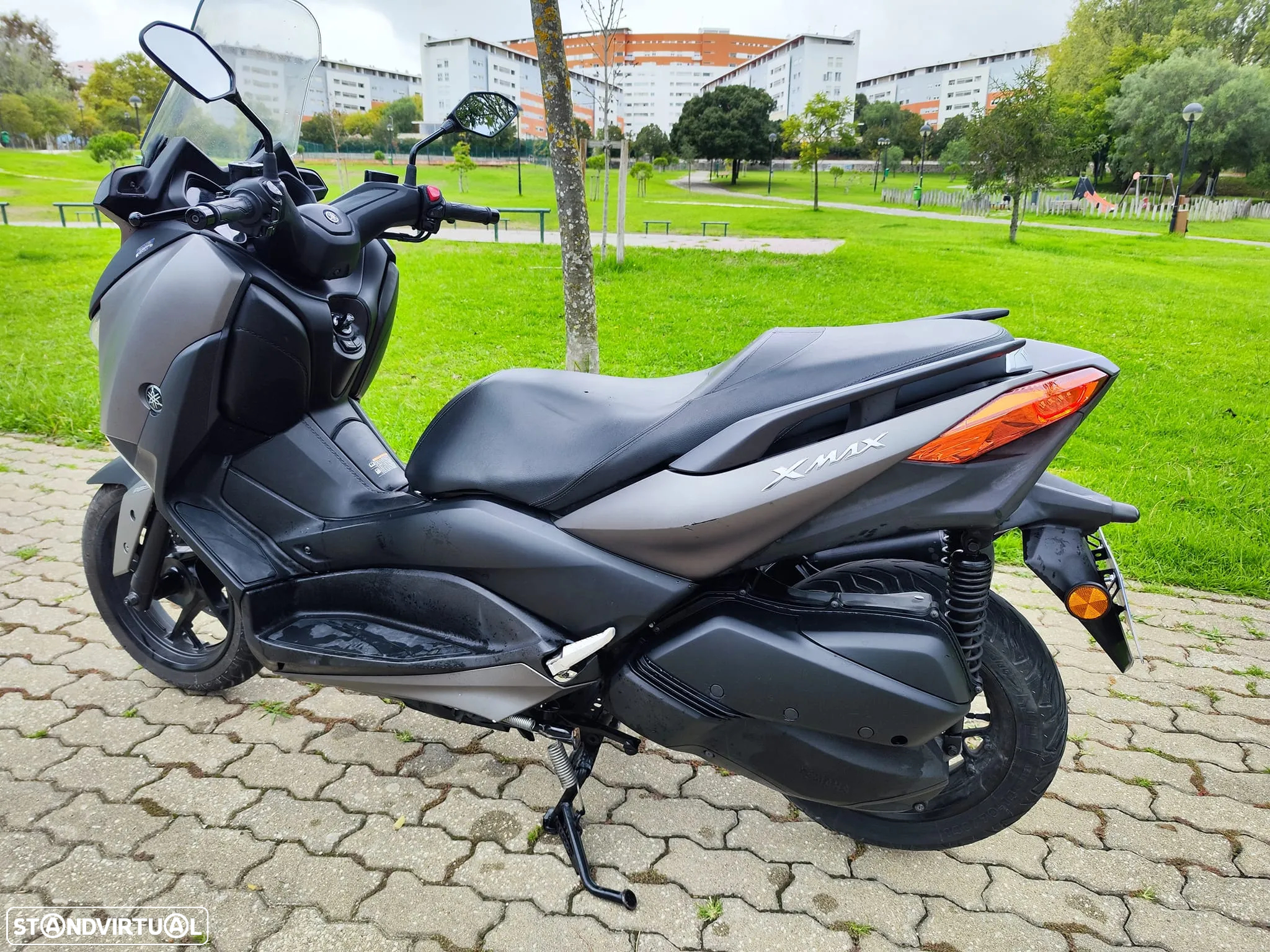 Yamaha X-Max 300 Abs - 11