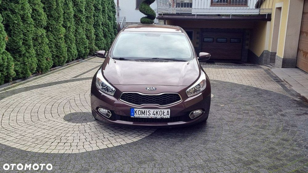 Kia Ceed - 9