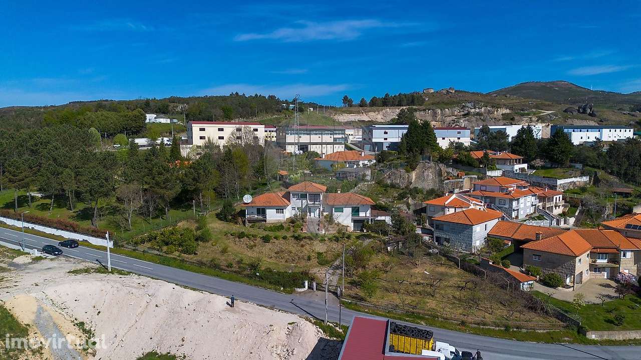 Moradia T4 para venda - Grande imagem: 2/26