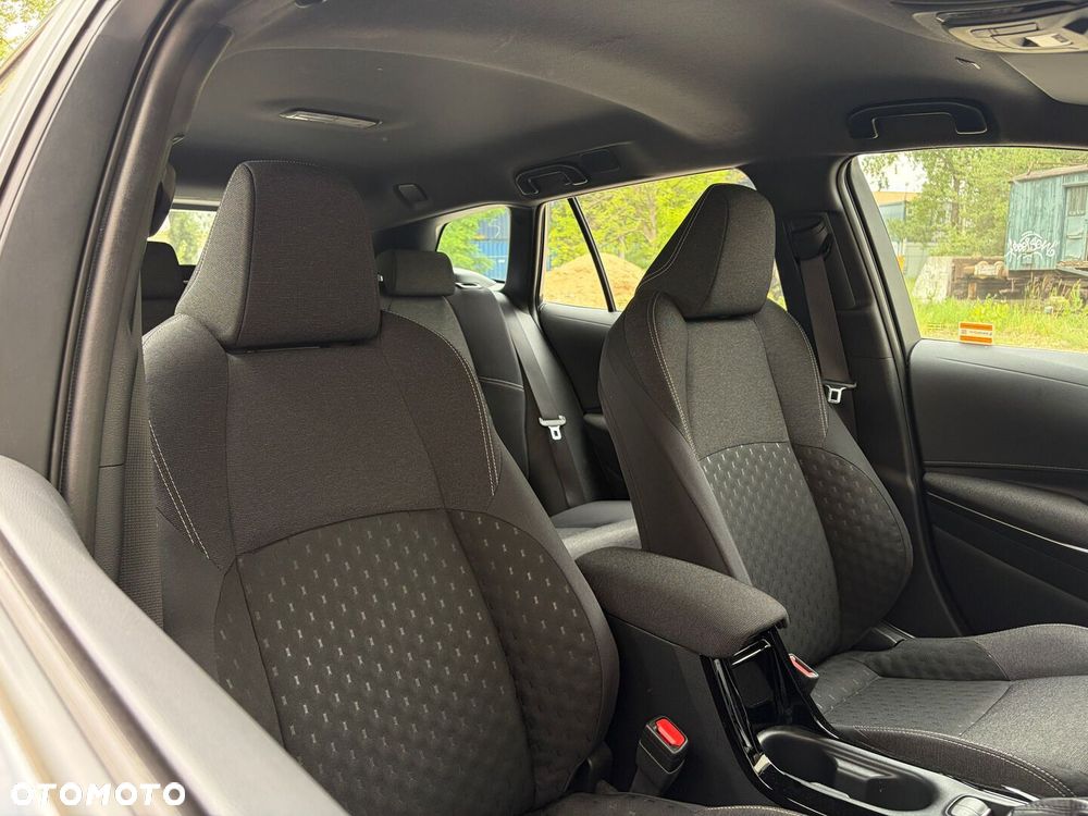Toyota Corolla 1.8 Hybrid Comfort - 22