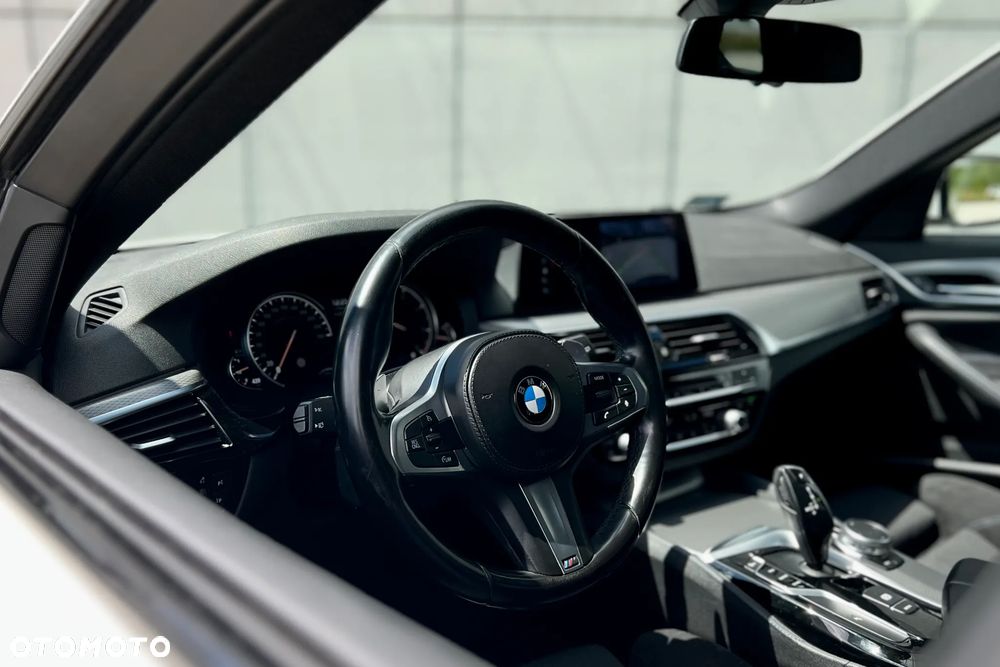 BMW Seria 5 520d xDrive M Sport sport - 13