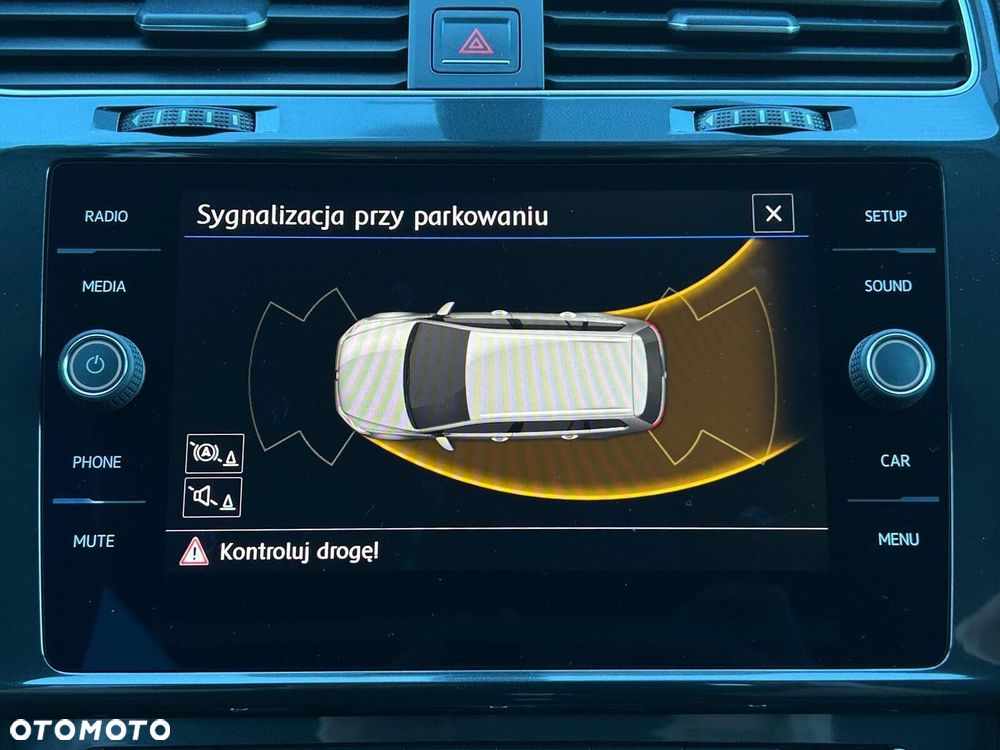 Volkswagen Golf 1.4 TSI BMT Comfortline DSG - 28