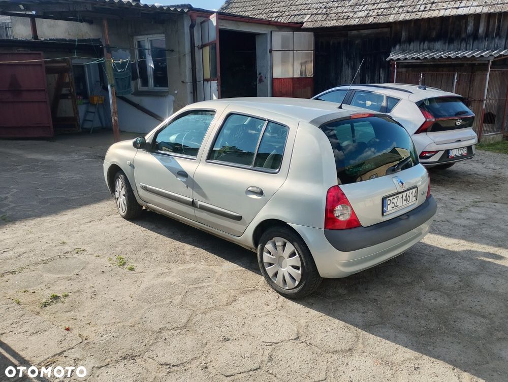 Renault Clio - 2