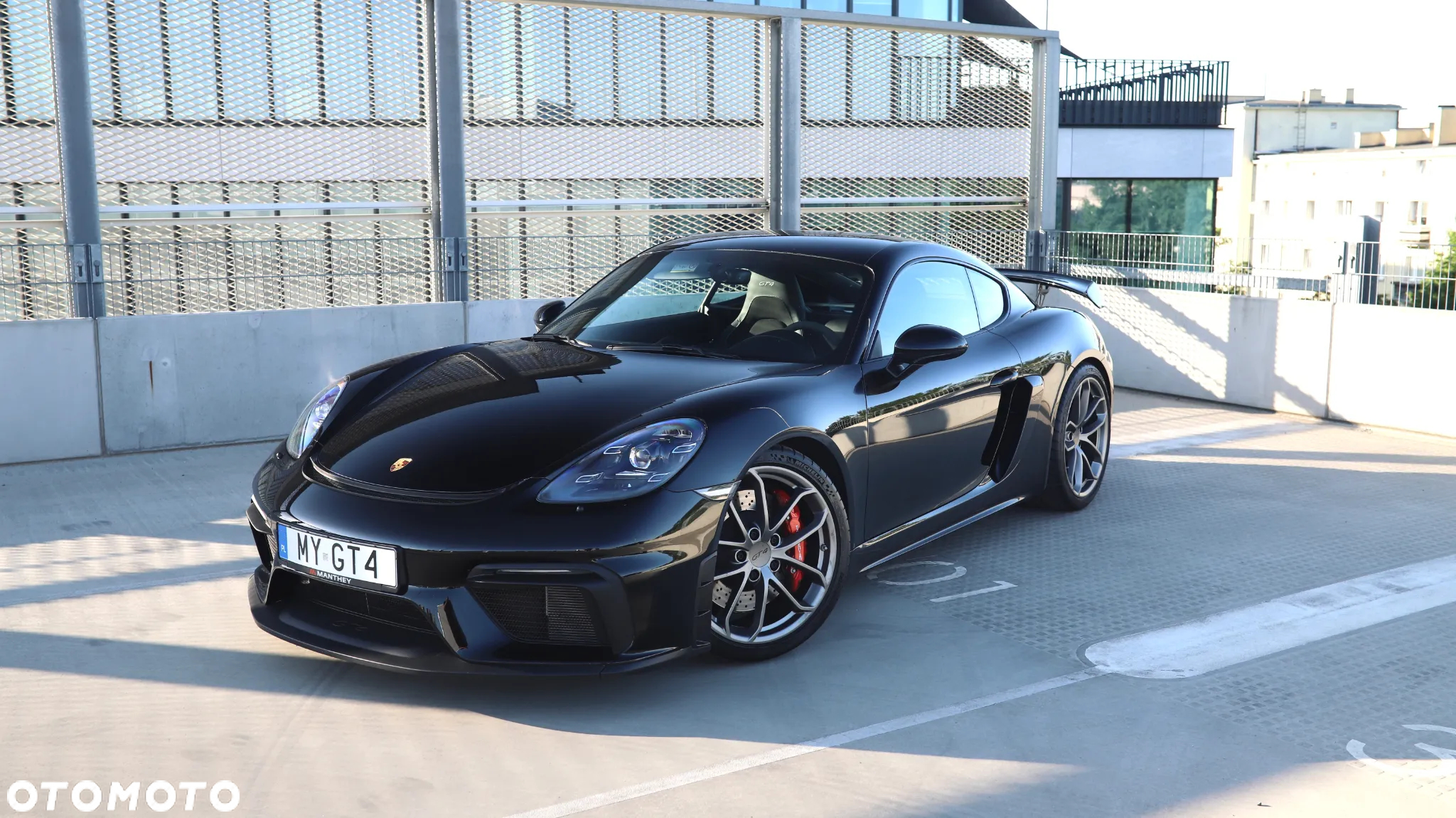 Porsche 718 Cayman GPF GT4 PDK - 4