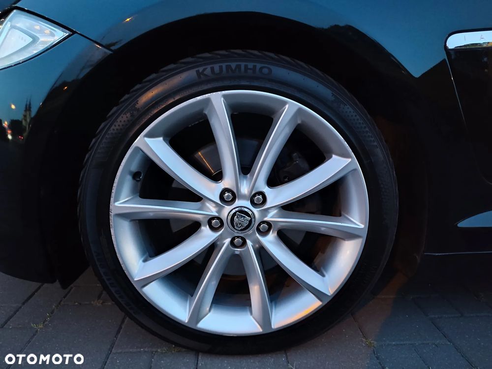 Jaguar XF 2.2 D R-Sport - 39